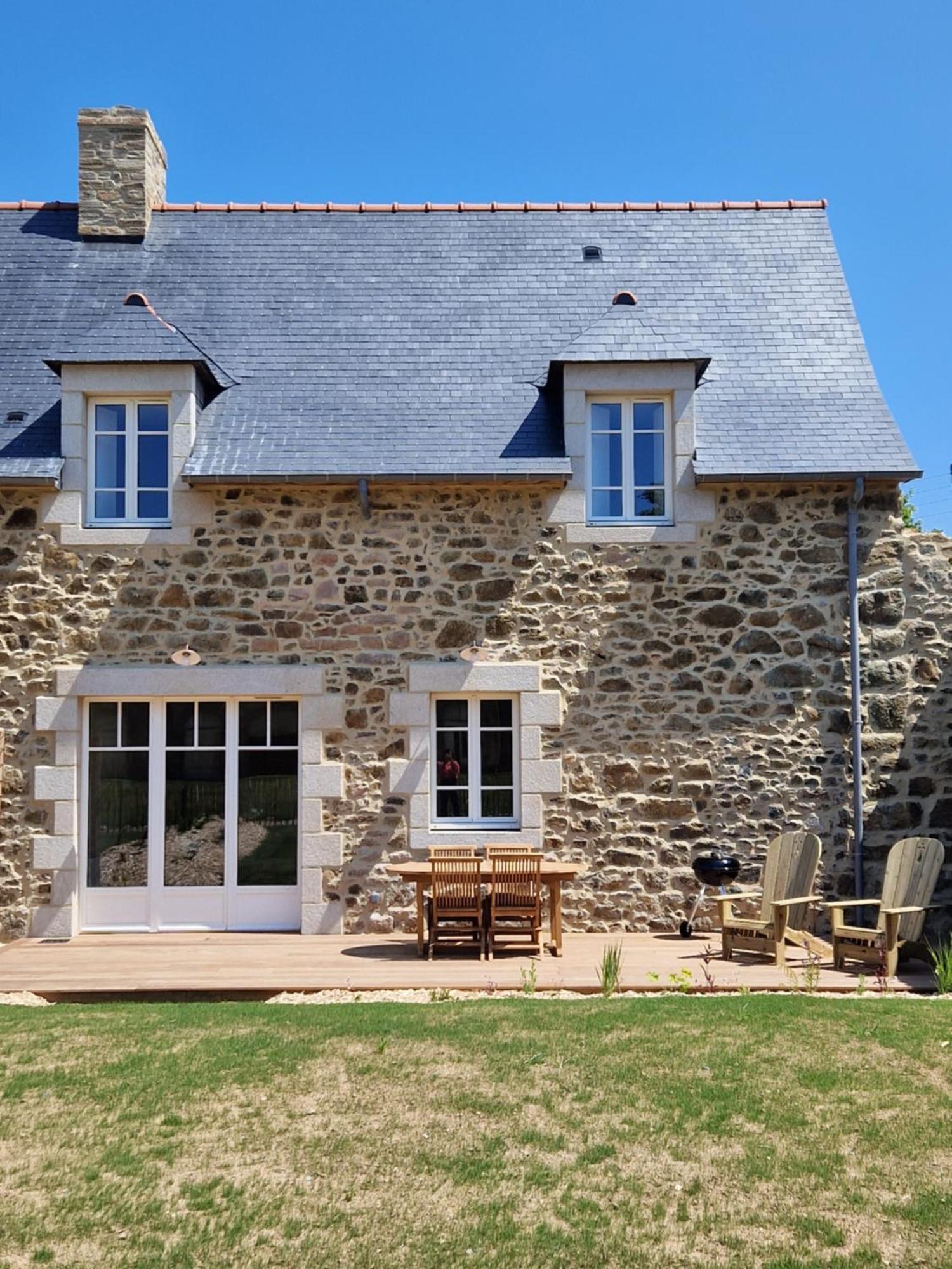 Bed and Breakfast Domaine Du Cloitre Пленеф-Валь-Андре Екстер'єр фото